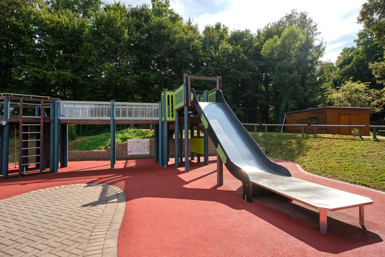 "Spielplatz_Rutsche.jpg"