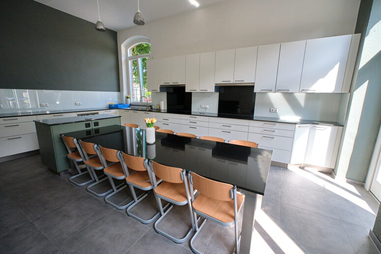 "Küche_Esstisch.jpg"